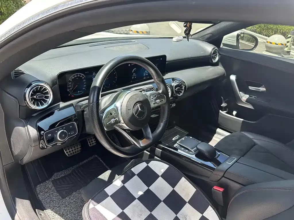 Mercedes-Benz CLA (Import) — фото 6