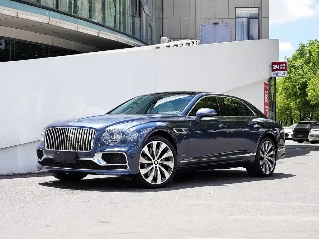 Bentley Flying Spur — фото 1