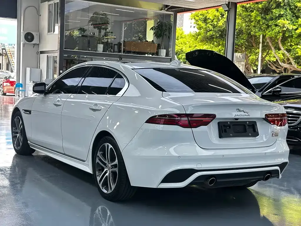 Jaguar XEL — фото 4