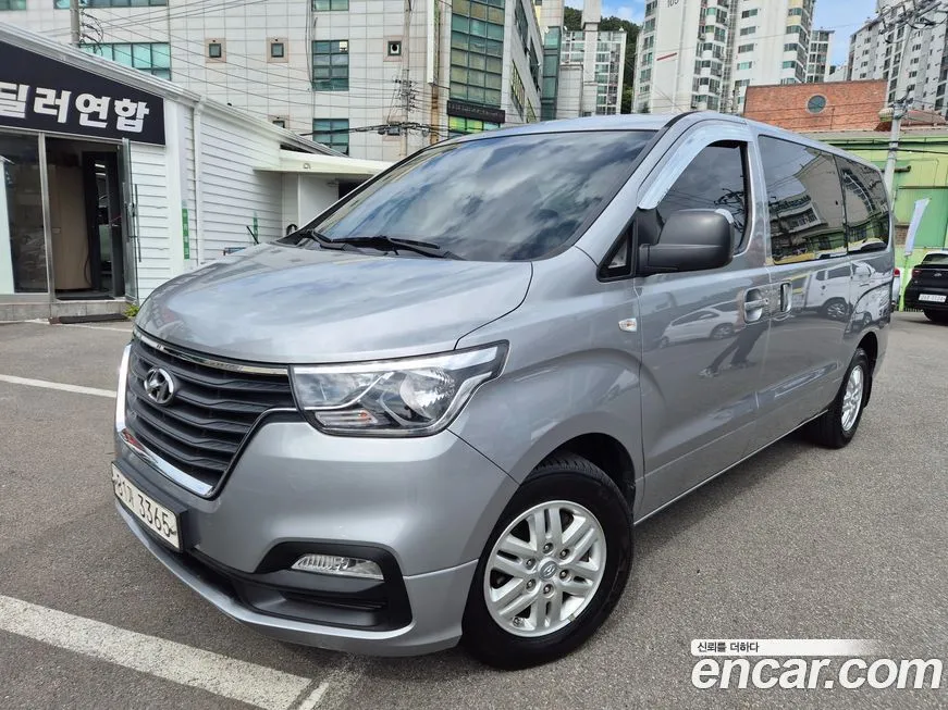 Hyundai Starex — фото 1
