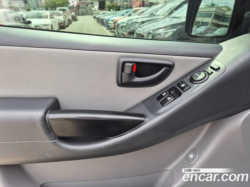Hyundai Starex — фото 10
