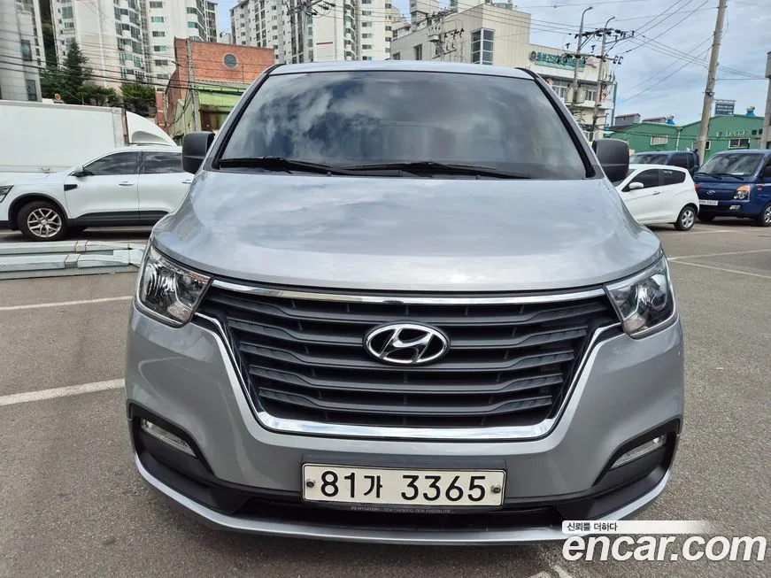 Hyundai Starex — фото 2