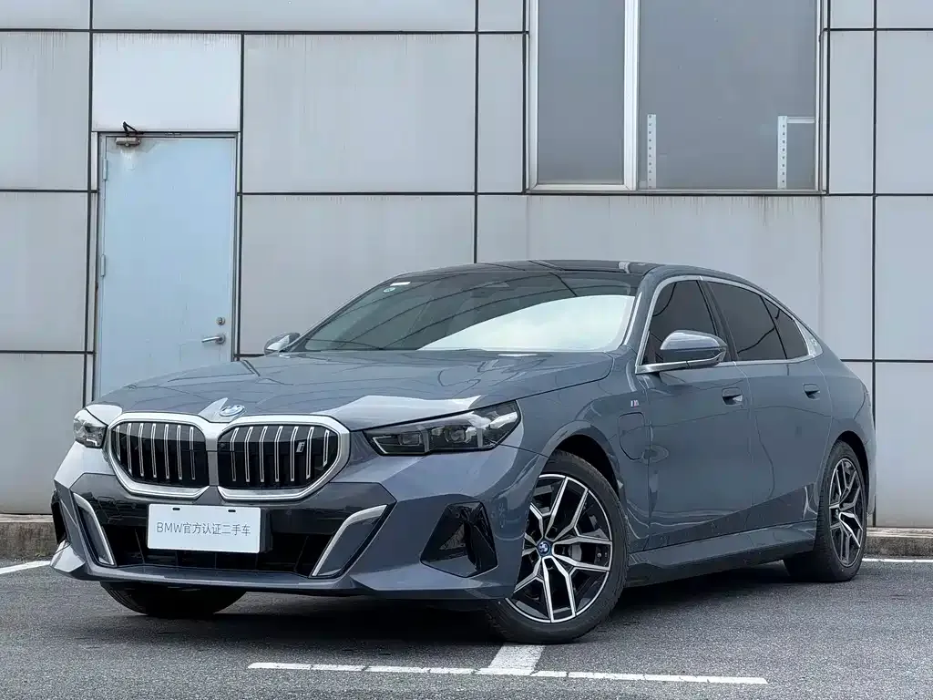 BMW i5 — фото 1