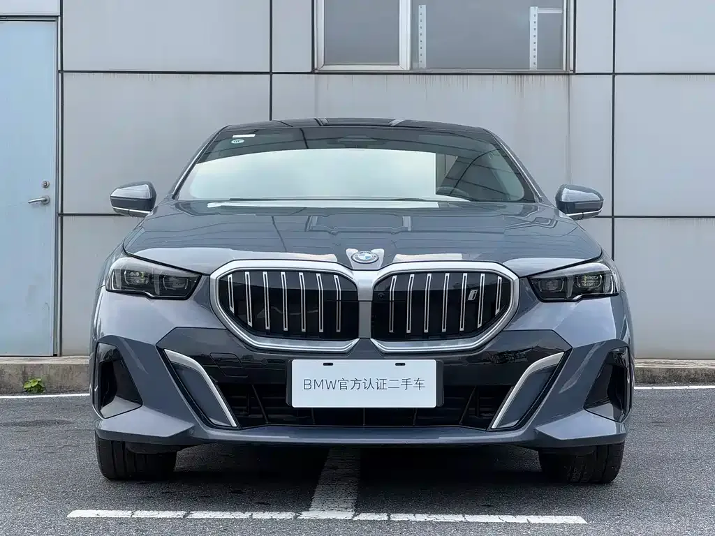 BMW i5 — фото 3