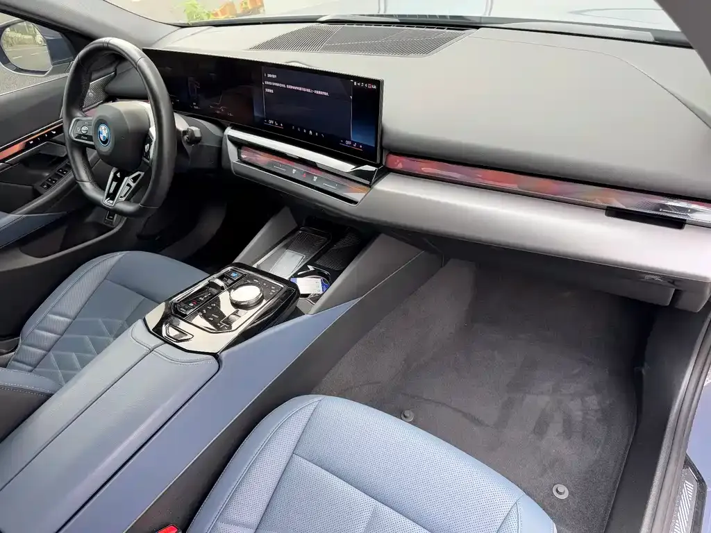 BMW i5 — фото 9