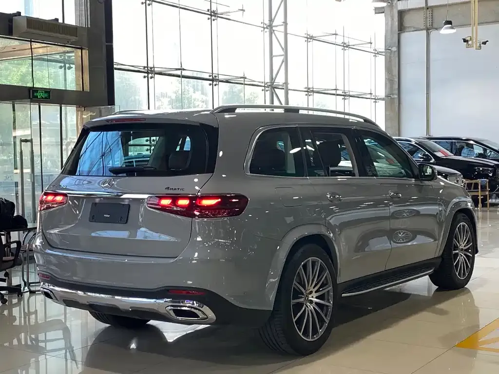 Mercedes-Benz GLS — фото 6