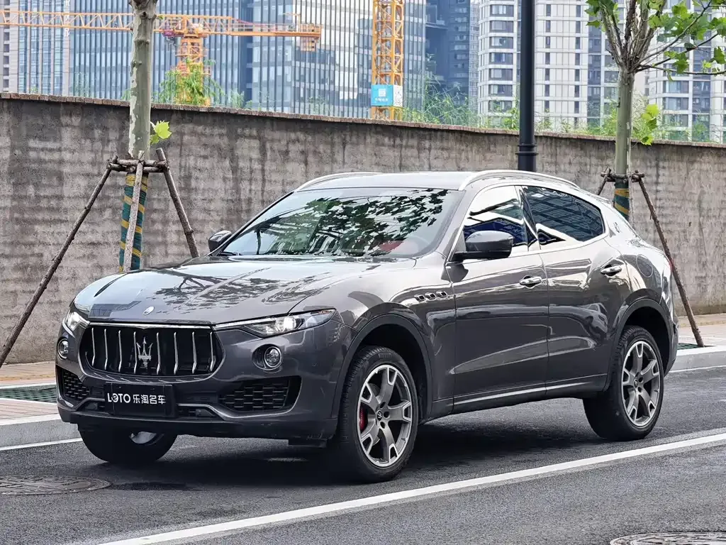 Maserati Levante — фото 1