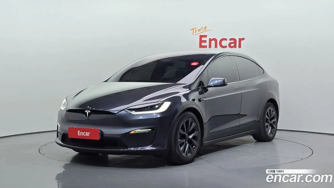 Tesla Model X — фото 1