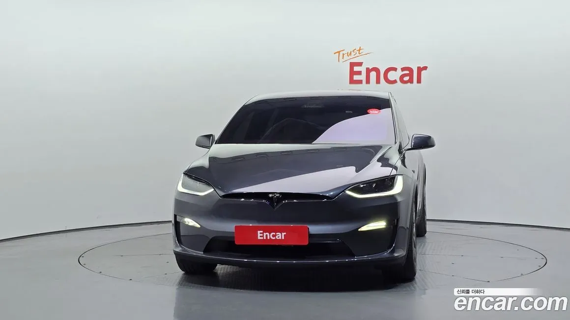Tesla Model X — фото 3