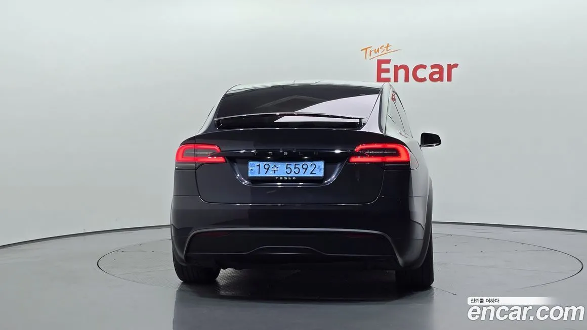 Tesla Model X — фото 4