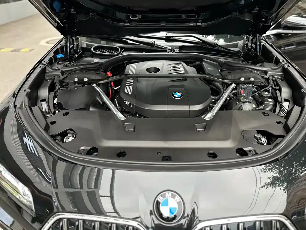 BMW 7 Series — фото 10