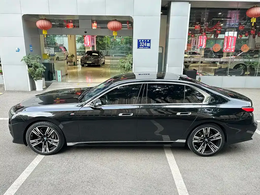 BMW 7 Series — фото 2