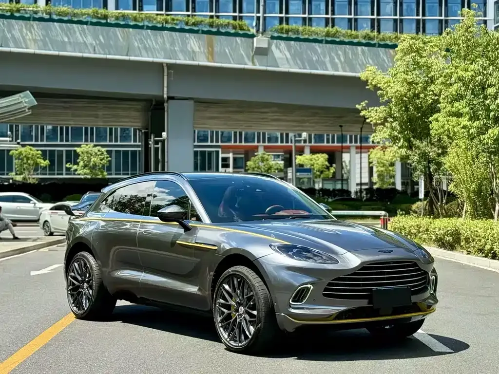 Aston Martin DBX — фото 3