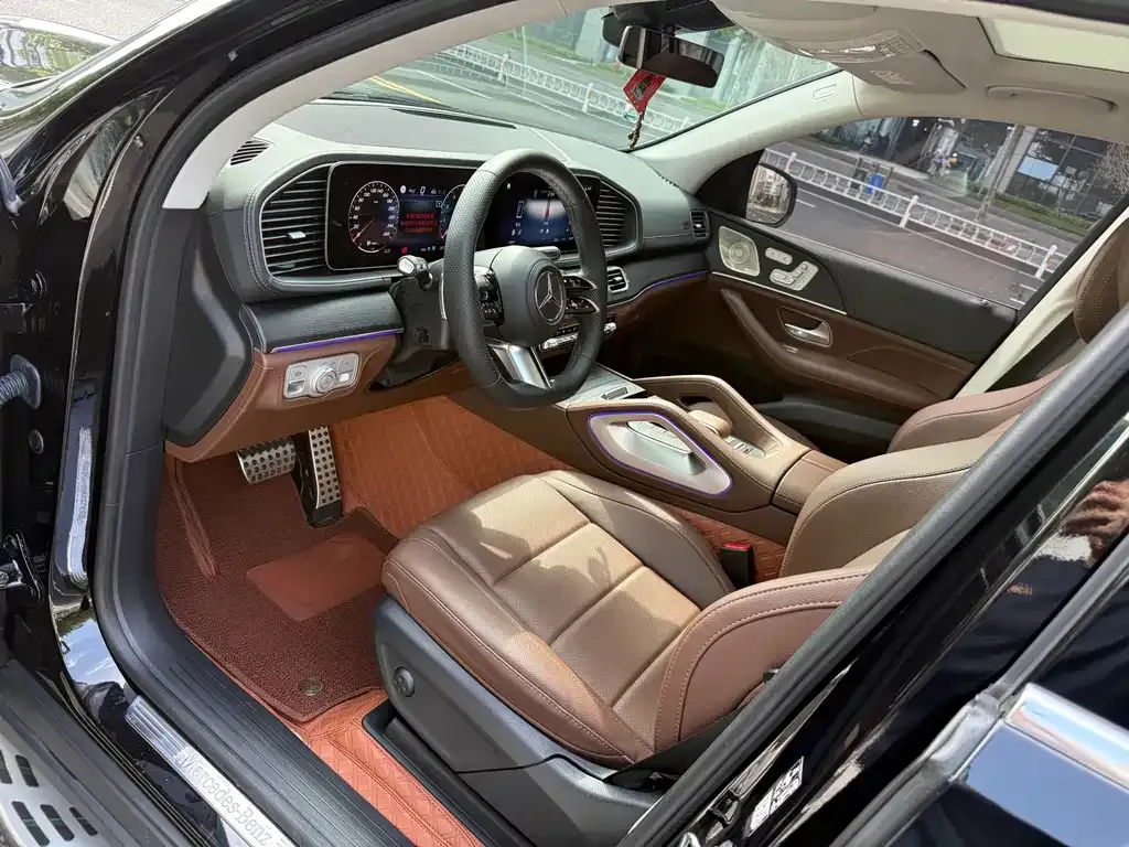 Mercedes-Benz GLS — фото 5