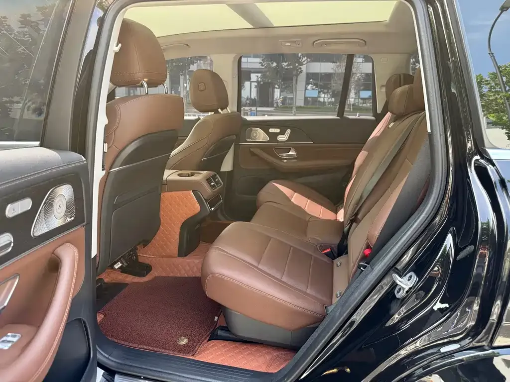Mercedes-Benz GLS — фото 6