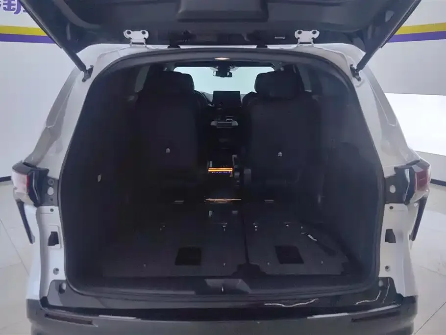 Toyota Sienna — фото 4