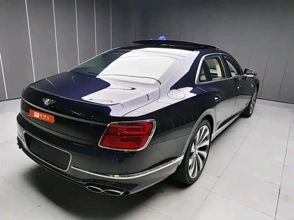 Bentley Flying Spur — фото 2