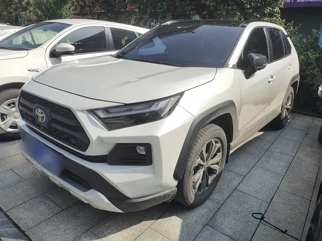 Toyota RAV4 — фото 2