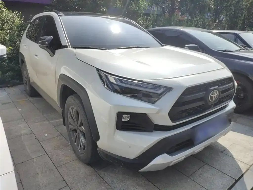 Toyota RAV4 — фото 9
