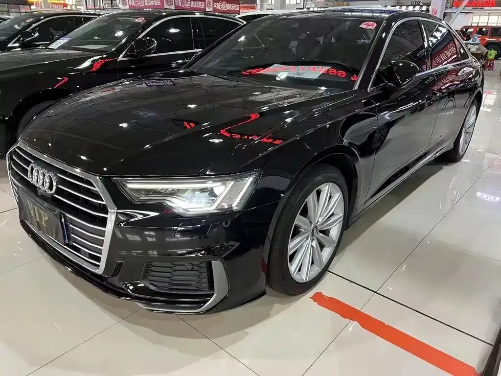 Audi A6L — фото 1