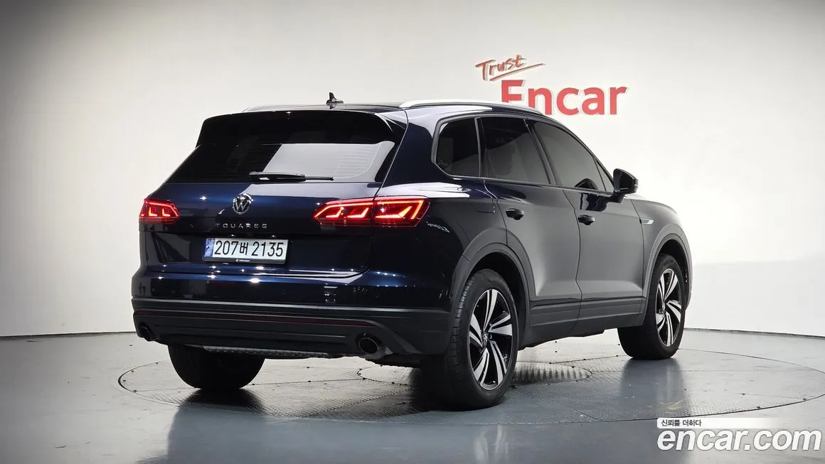 Volkswagen Touareg — фото 2