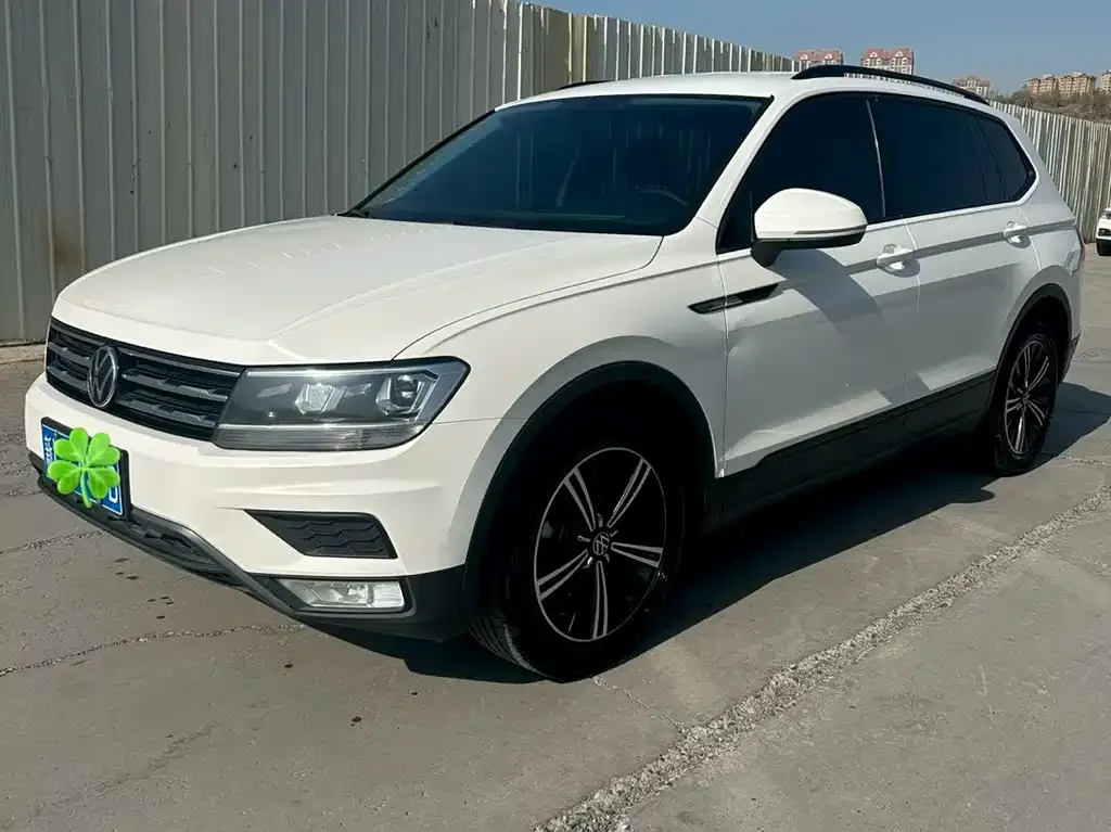 Volkswagen Tiguan L — фото 3
