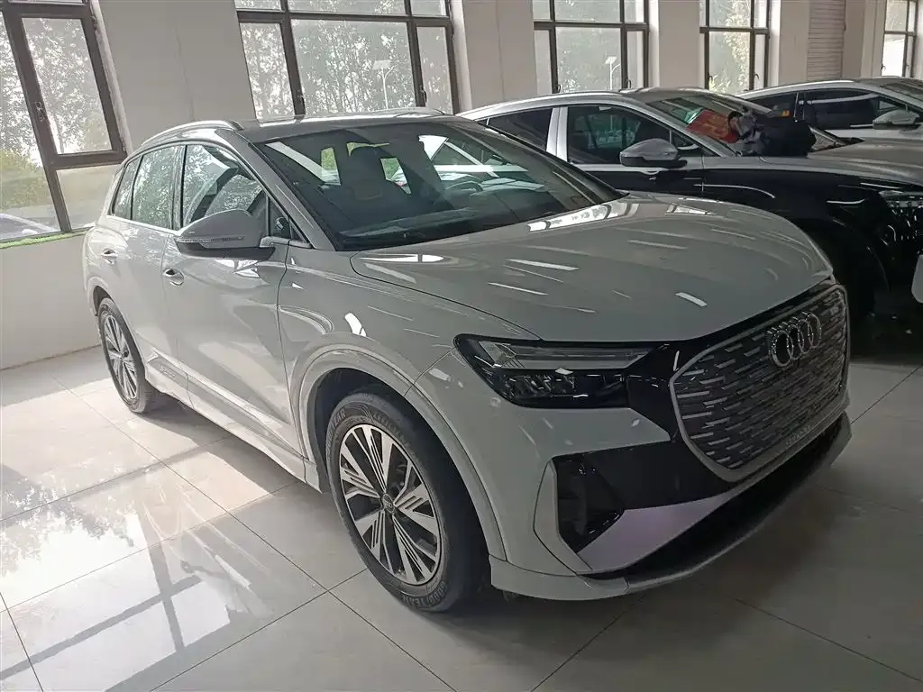 Audi Q4 e-tron — фото 4