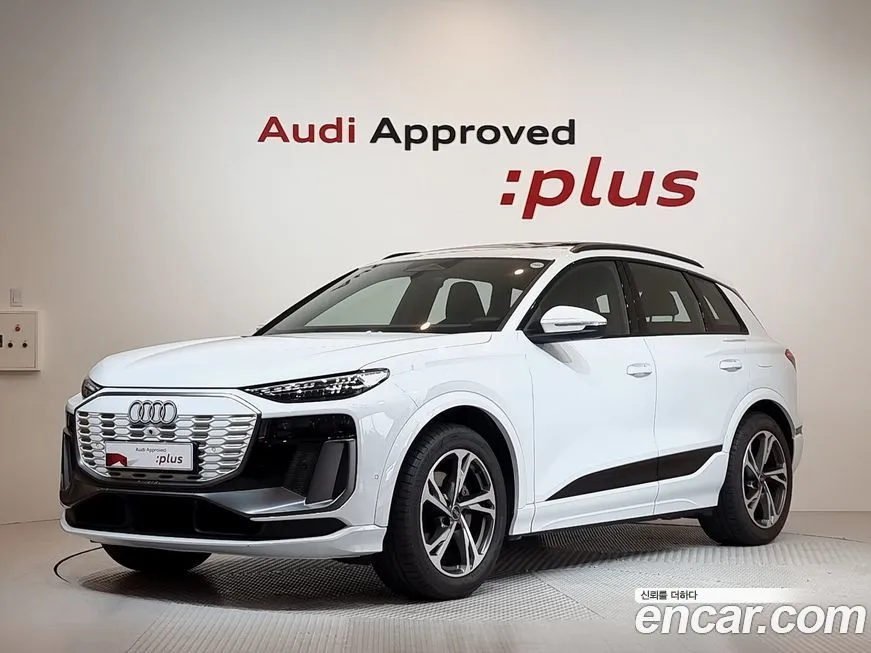 Audi Q6 e-tron — фото 1