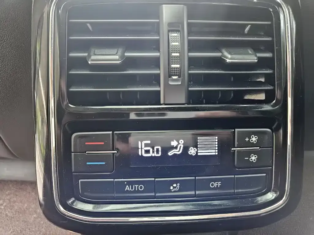 Volkswagen Passat — фото 10