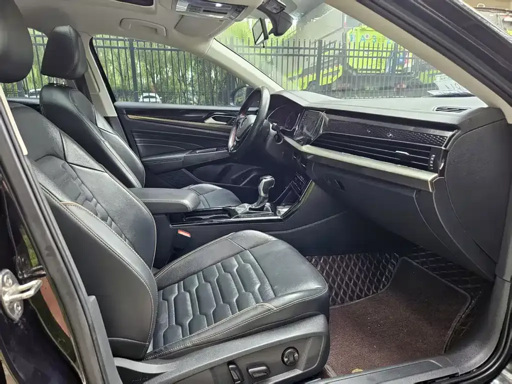 Volkswagen Passat — фото 8