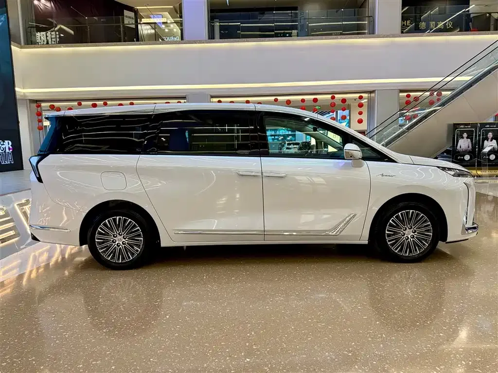 Buick GL8 Hybrid — фото 4