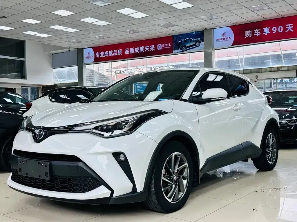 Toyota C-HR — фото 1
