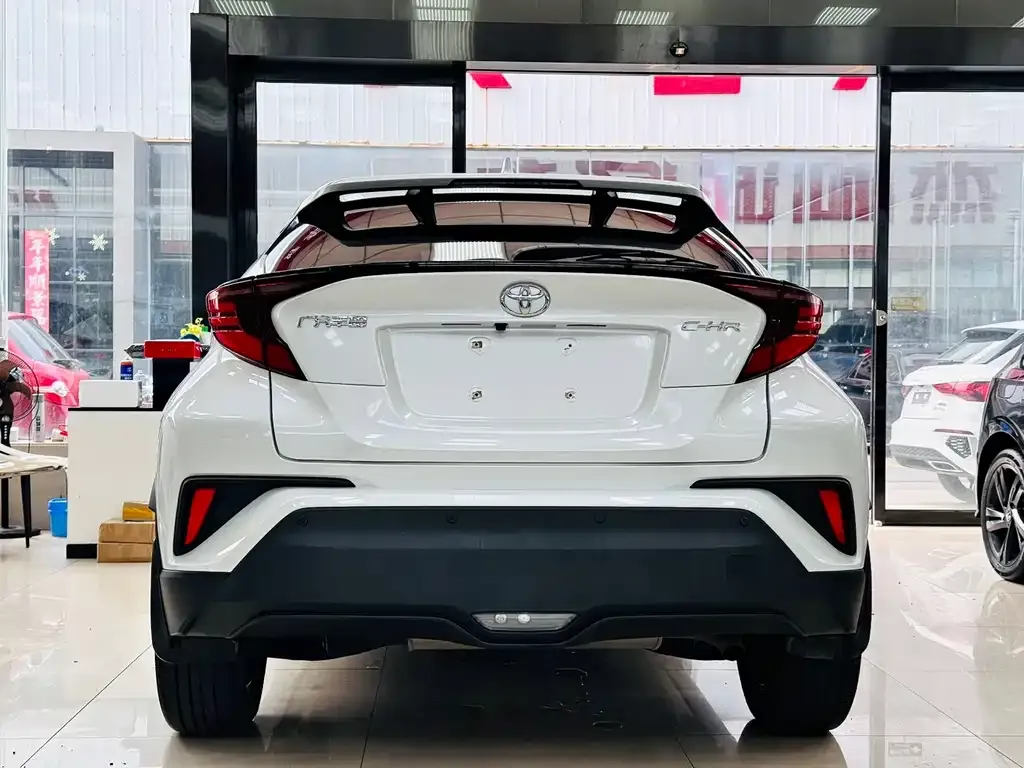 Toyota C-HR — фото 4