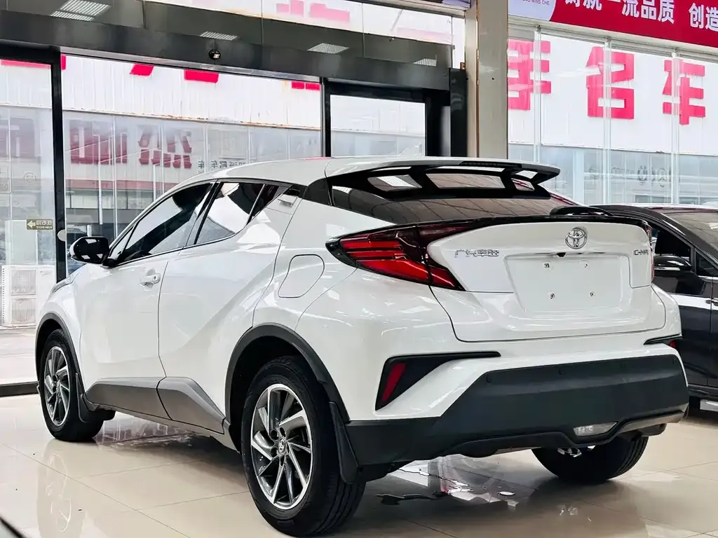 Toyota C-HR — фото 5