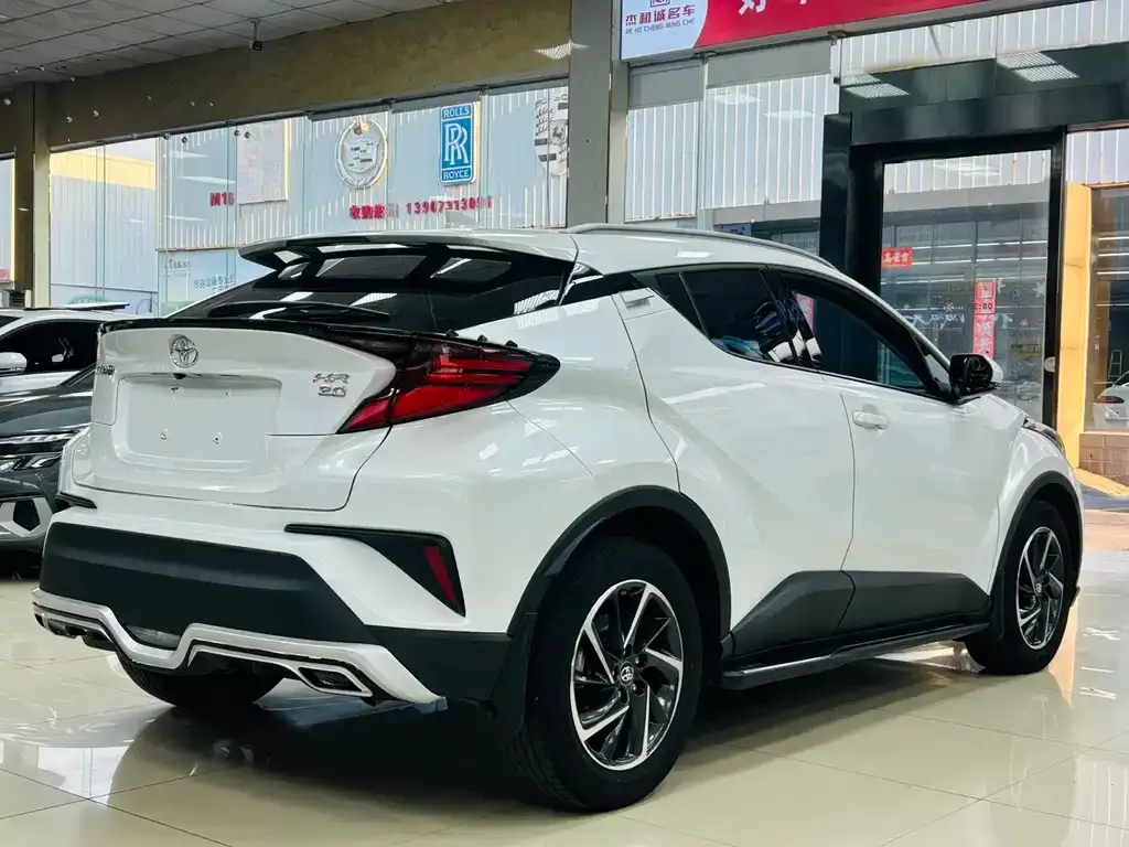 Toyota C-HR — фото 6