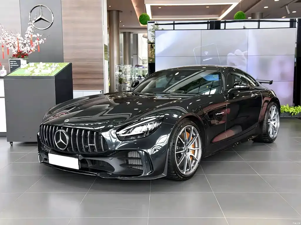 Mercedes-Benz AMG GT — фото 1