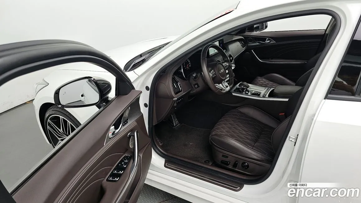 Kia Stinger — фото 10