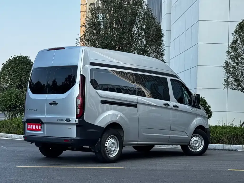 Ford Transit — фото 10
