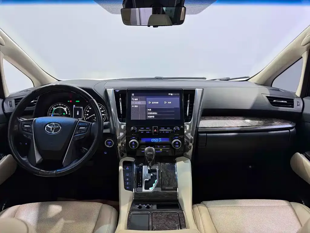 Toyota Vellfire — фото 4