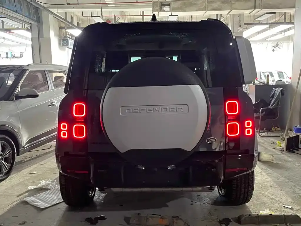 Land Rover Defender — фото 5