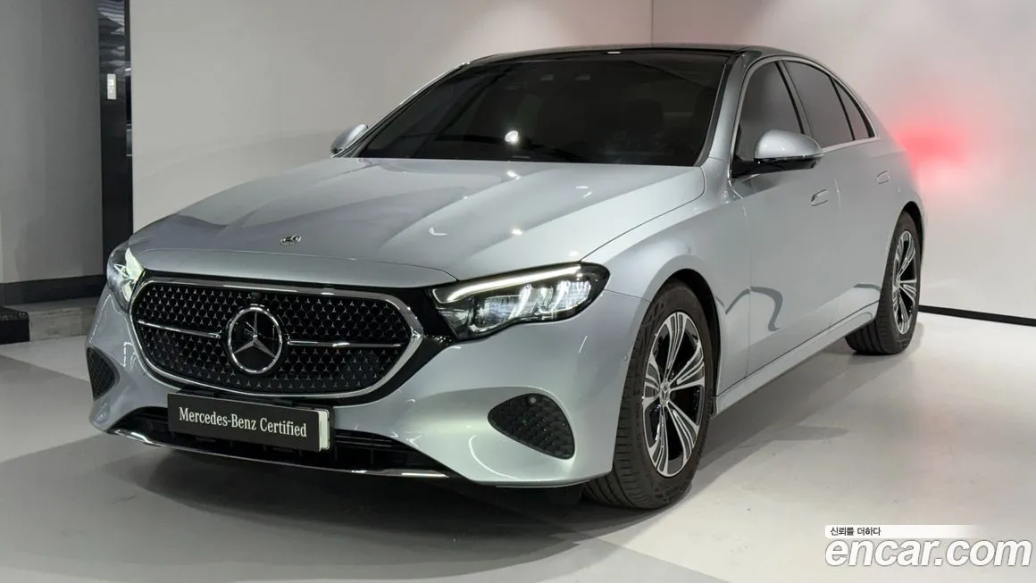 Mercedes-Benz E-Class — фото 1