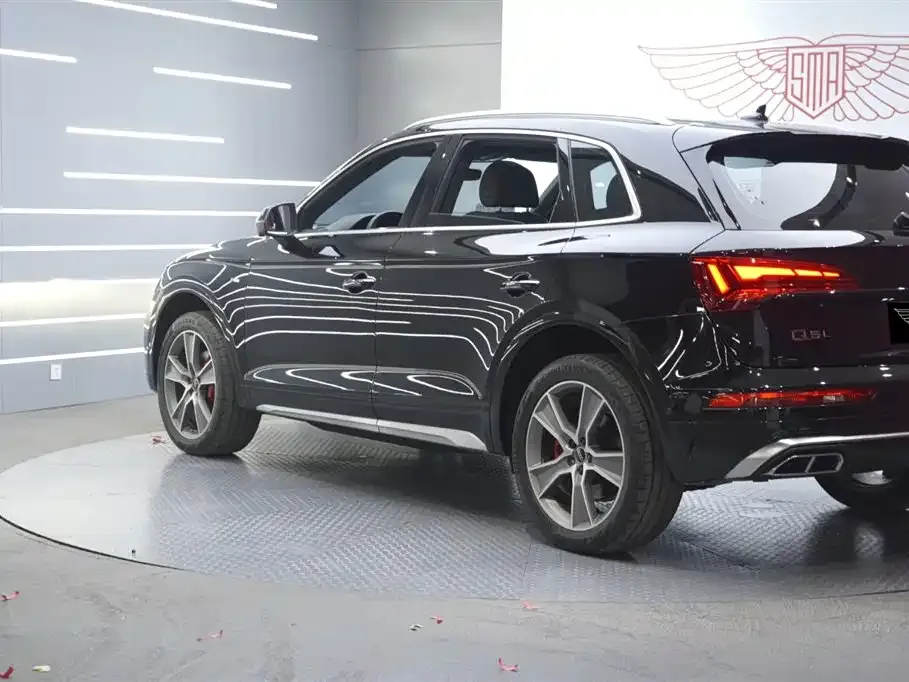 Audi Q5L — фото 3