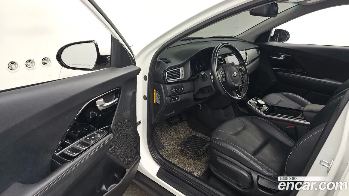 Kia Niro — фото 10