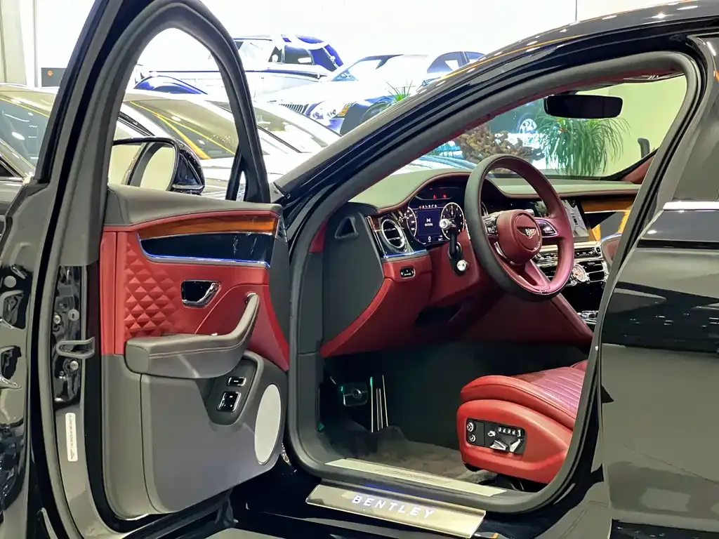 Bentley Flying Spur — фото 5