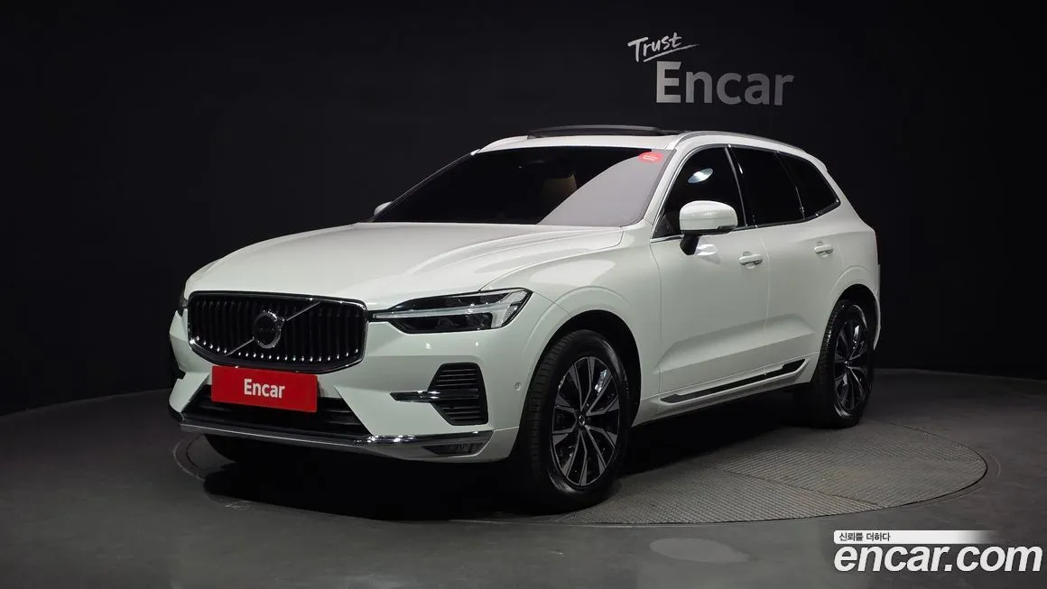 Volvo XC60 — фото 1