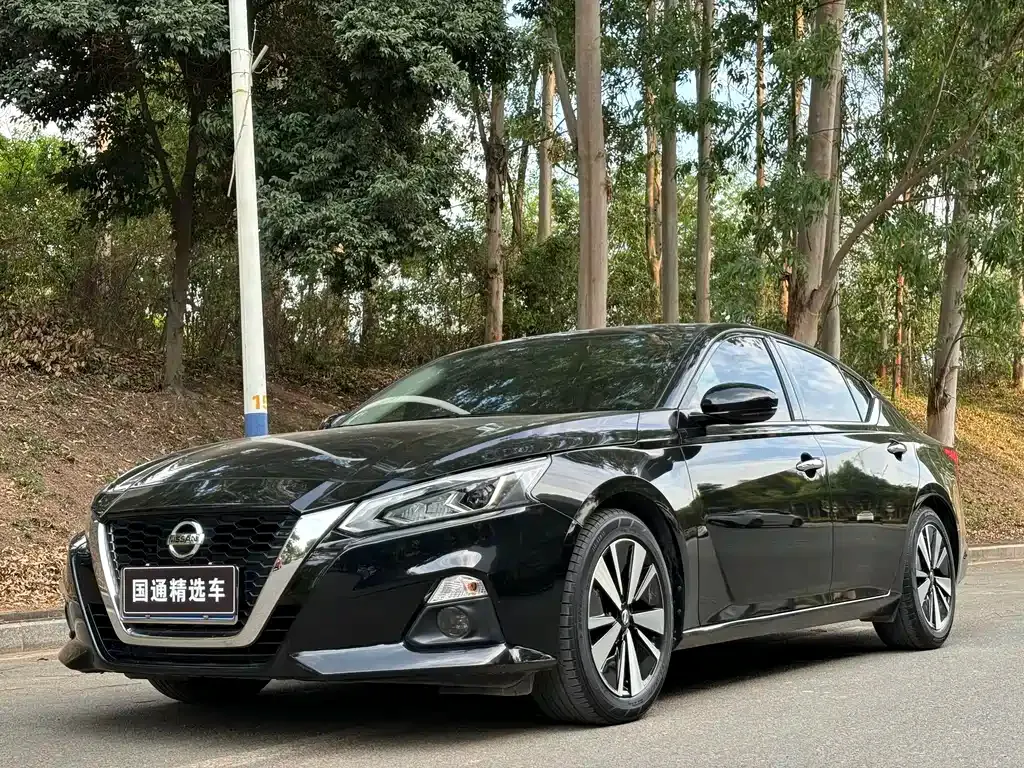 Nissan Teana — фото 1