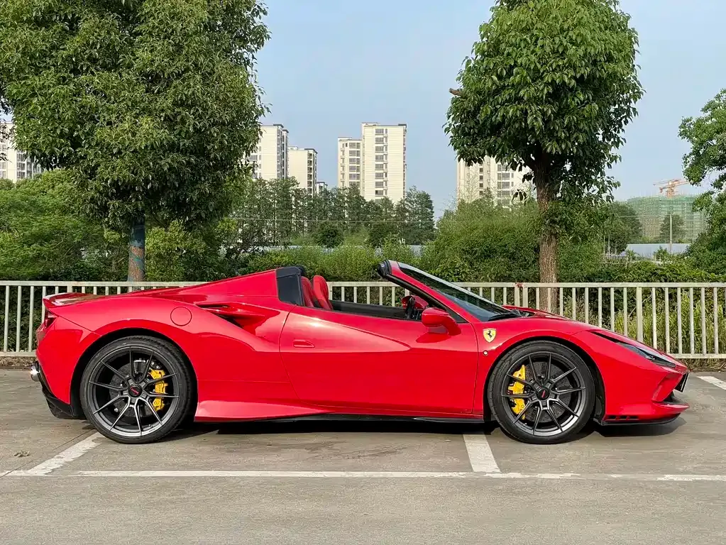 Ferrari F8 — фото 7