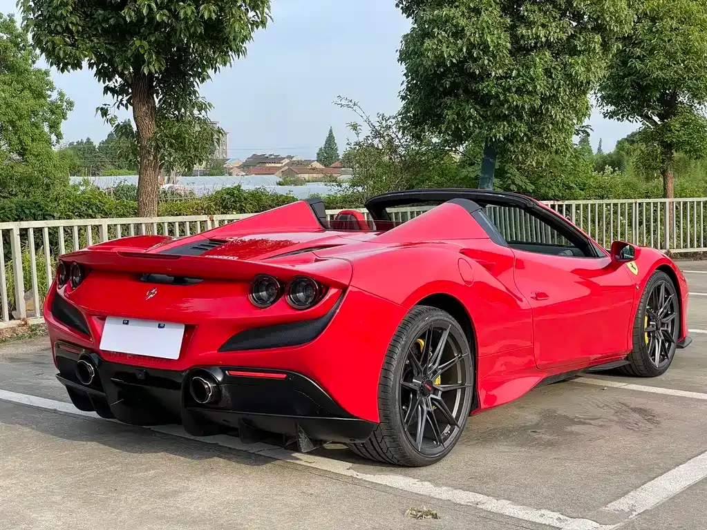 Ferrari F8 — фото 9