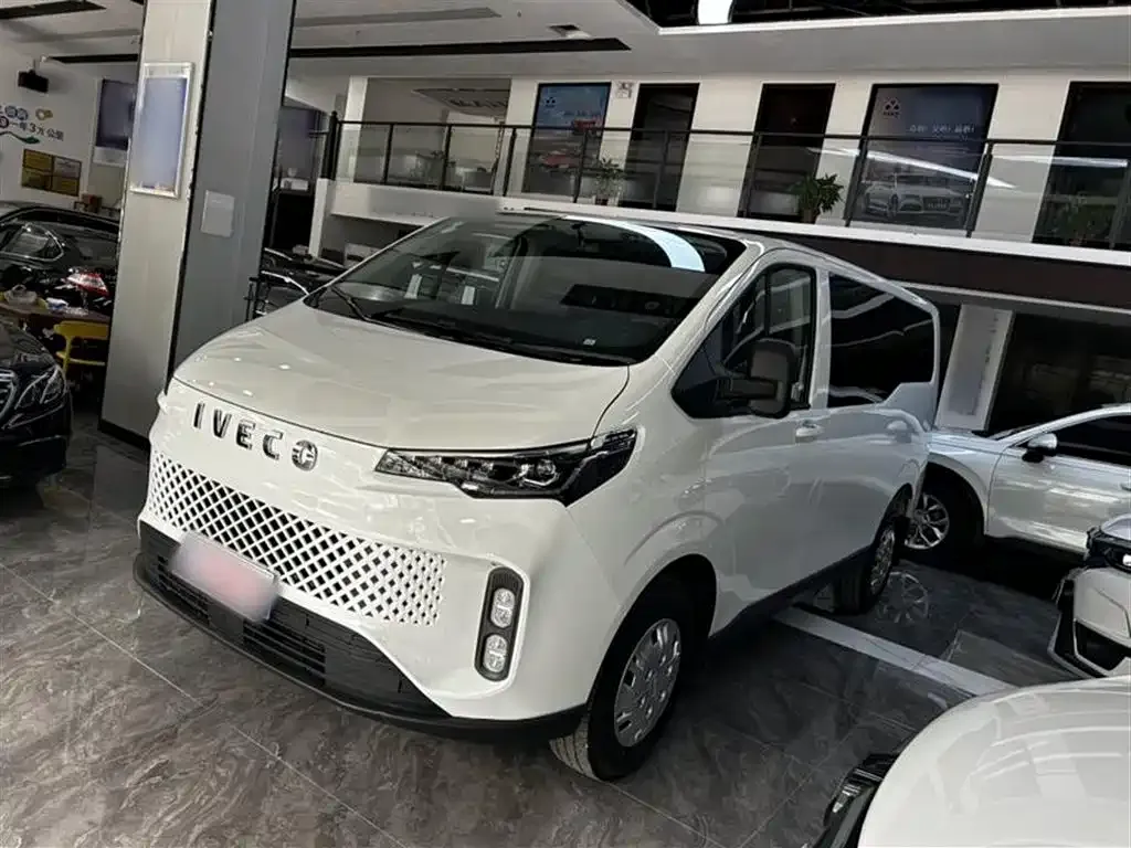 IVECO Juxing — фото 1