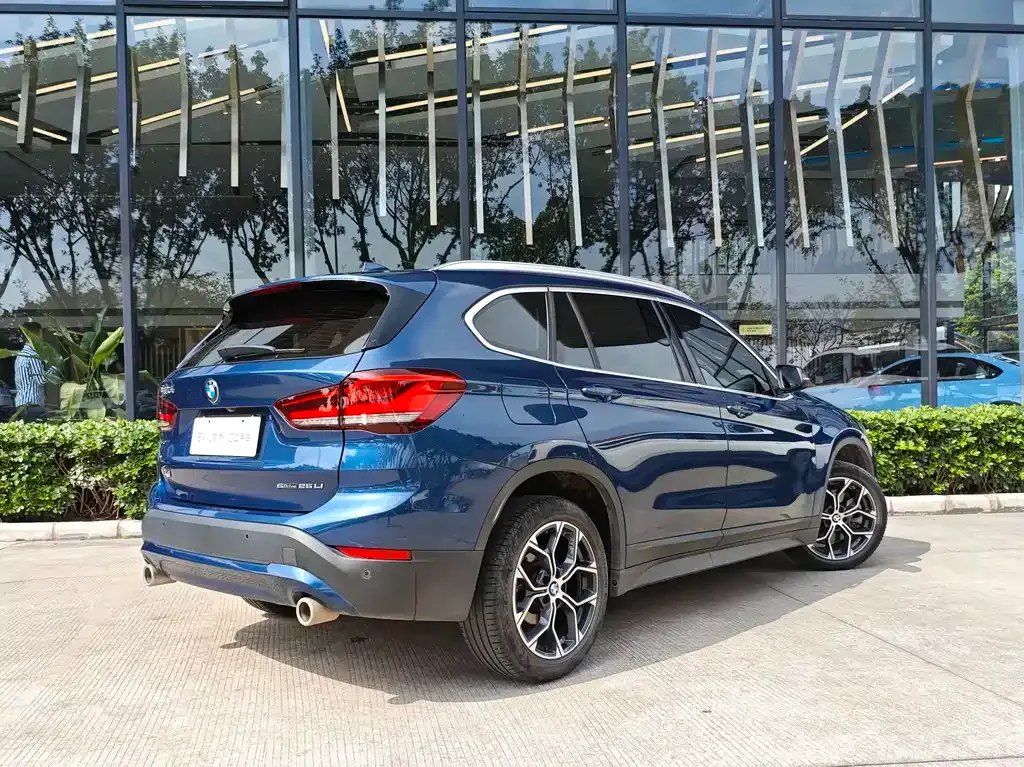 BMW X1 — фото 2